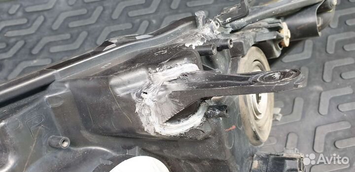 Продам оригинальные передние фары Икстрэйл 32