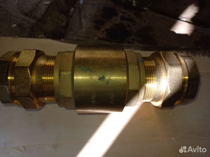 Обратный клапан для воды