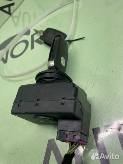 Замок зажигания Volkswagen Touareg 7L дорест 2.5L