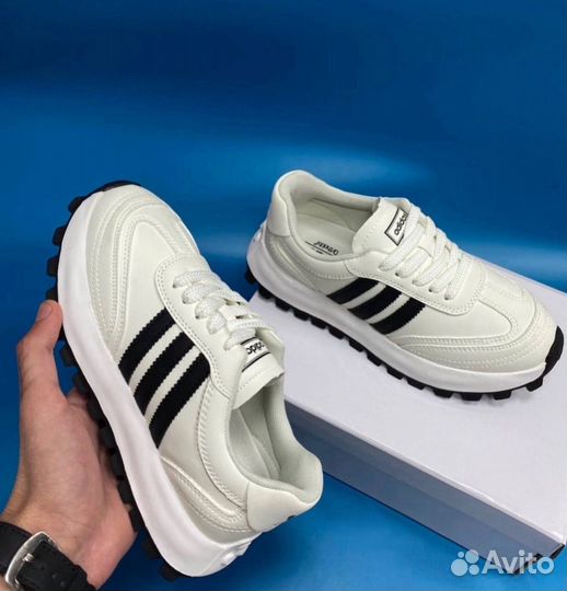 Кроссовки adidas белые