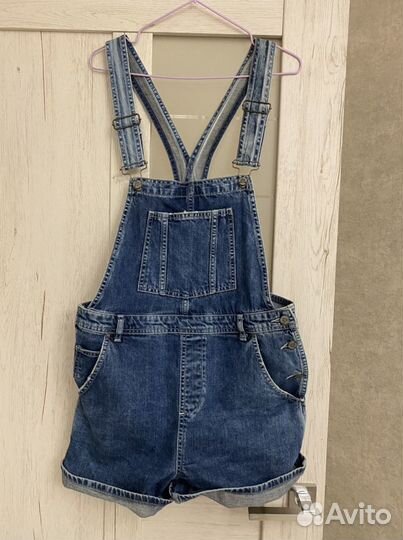 Джинсовый комбинезон colins
