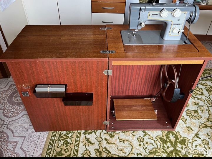 Швейная машина ножная Подольск 142