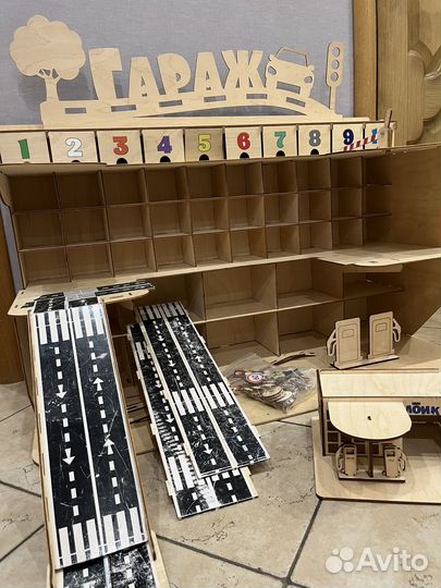 Гараж для машинок