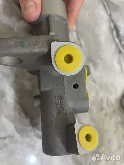 Цилиндр тормозной главный