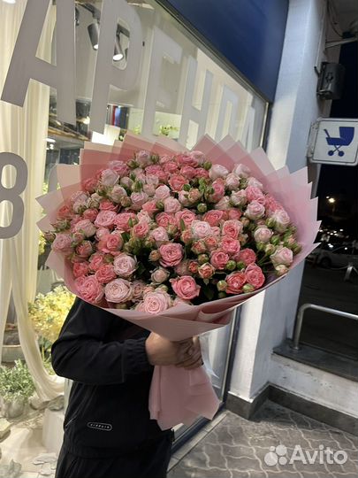 Пионовидные розы букет