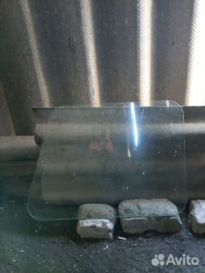 Стекло на дверь мтз80