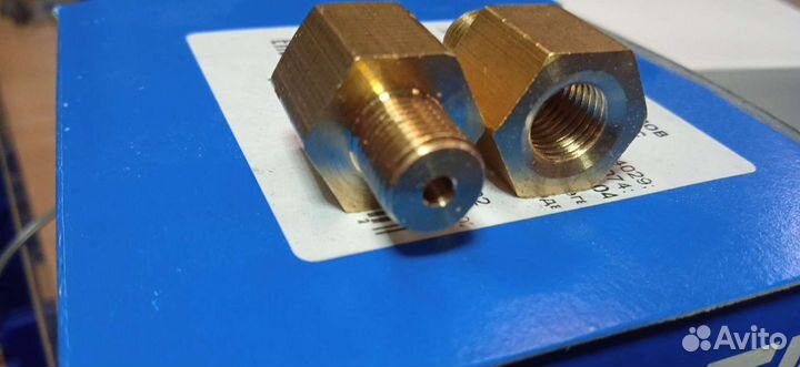 Переходник м10х1-м10х1.25 латунь