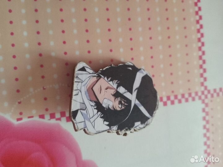 Значки и фигурки