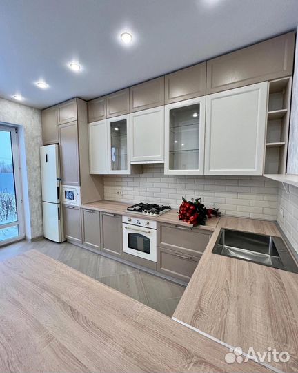 Угловая кухня на заказ. Производство в Челябинске