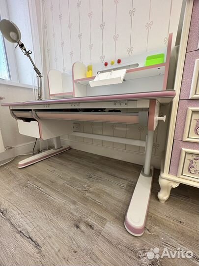 Растущая парта Kinderzen Dali Plus белый/розовый