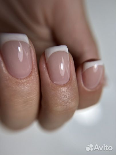 Маникюр с покрытием гель-лаком
