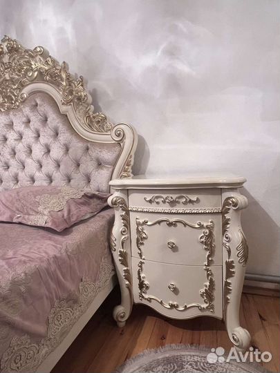 Продам спальный гарнитур
