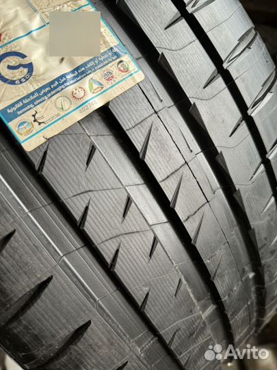 Michelin Pilot Sport 4 S 275/40 R22 108Y