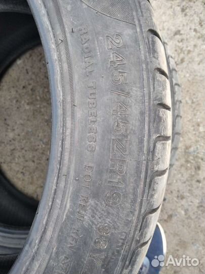 Kinforest KF-550 245/45 R19 98Y