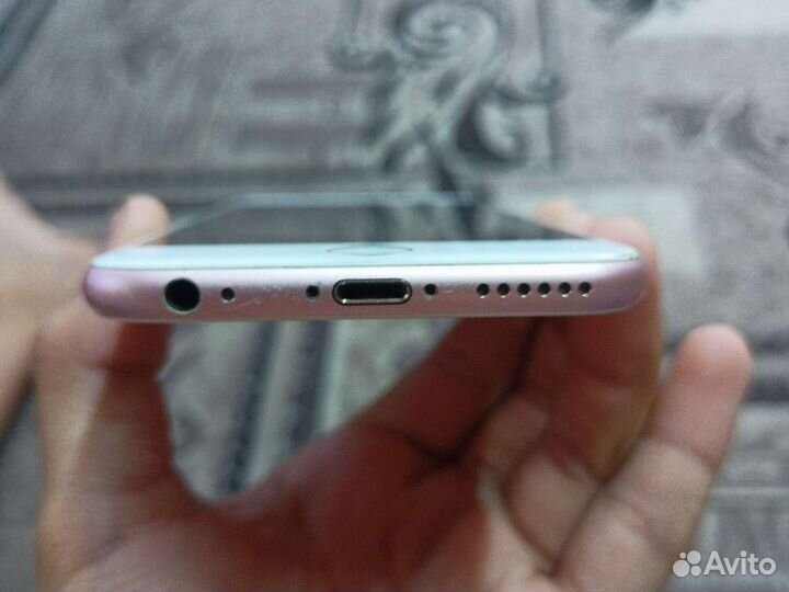 Телефон iPhone 6s