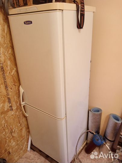 Холодильник Бирюса