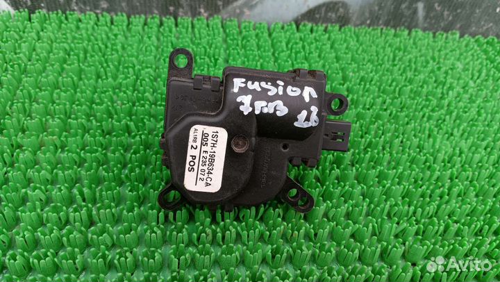 Моторчик заслонки печки Ford Fusion 2002 - 2012 г