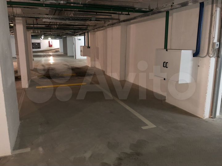 Машиноместо, 14 м²