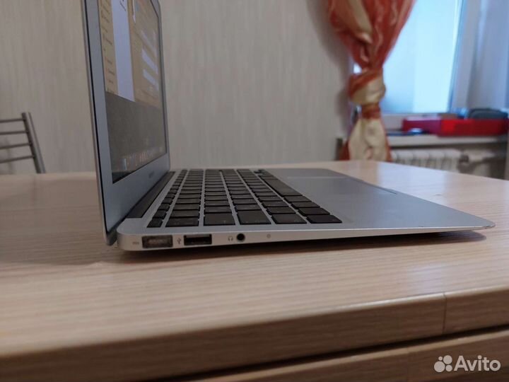 Apple MacBook Air 13 2010