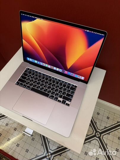 RU, 2020, MacBook Pro 16 6CPU i7, 16GB и 512GB