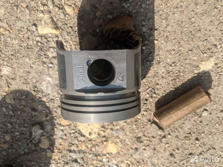 Поршень гильза паз