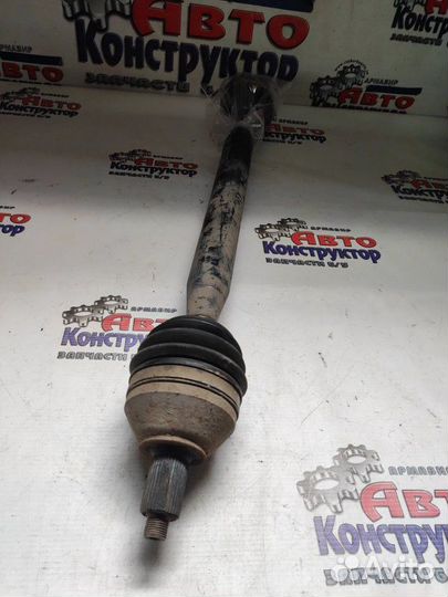 Полуось привод передний левый Volkswagen Polo