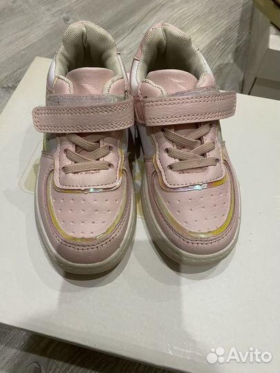 Кроссовки для девочки