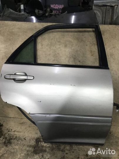 Дверь задняя правая Toyota Harrier