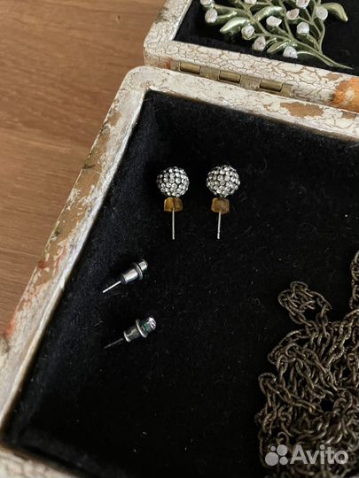 Бижутерия и шкатулка