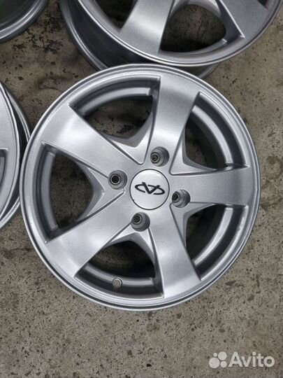 Диски оригинальные R15,4x114,3, в хор.сост