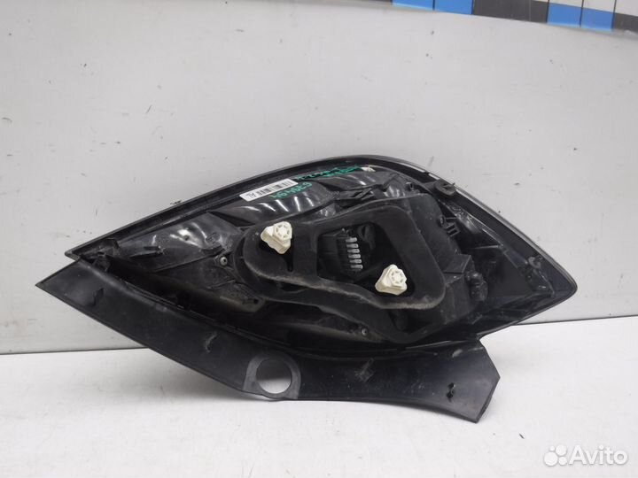 Фонарь задний правый Opel Astra H 2004