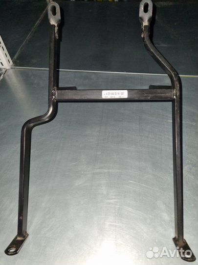 Кронштейн полки багажника Mercedes-Benz W221