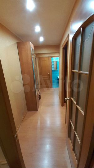2-к. квартира, 52 м², 3/9 эт.
