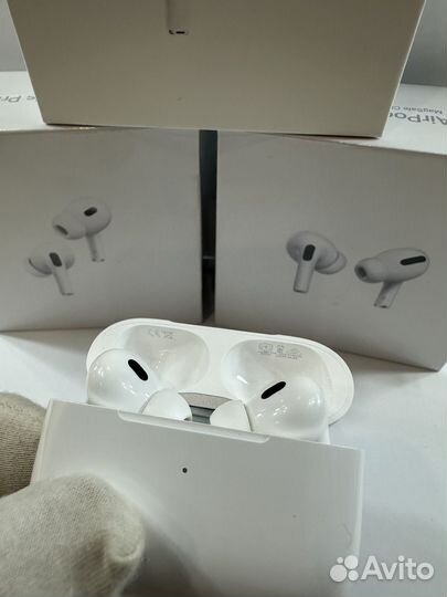 AirPods и AirPodsPro