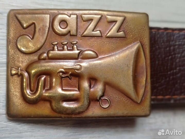 Мужской кожаный ремень коричневый