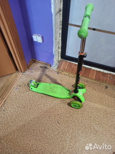 Самокат трехколесный со светящимися колесами