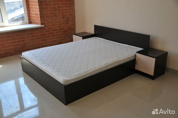 Кровать с матрасом