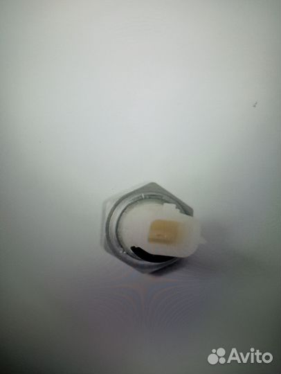 252401199R Renault Датчик давления масла (оригинал