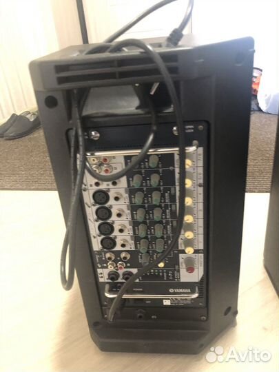 Акустическая система Yamaha stagepas 300