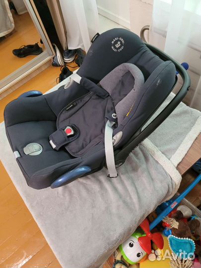 Автокресло Maxi-Cosi Cabriofix i- size