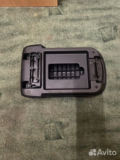 Подлокотник с подстаканниками