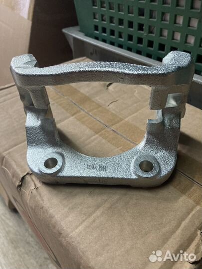 Скоба суппорта тормозного переднего, renault