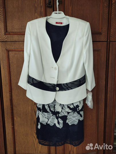 Продаю женский костюм