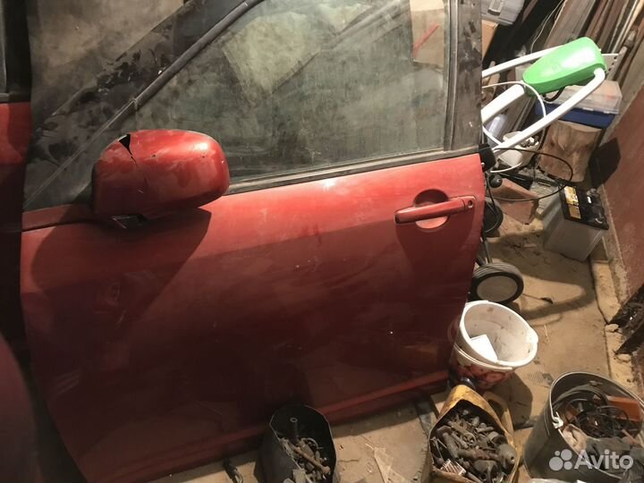 Дверь передняя левая и правая suzuki swift 2010г