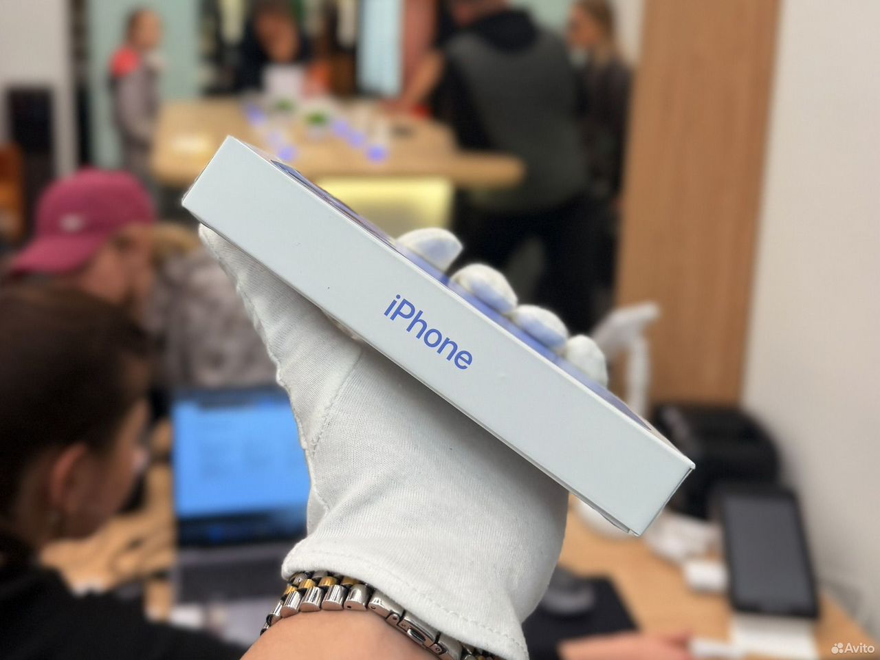 iPhone 16, 256 ГБ, SIM + eSIM