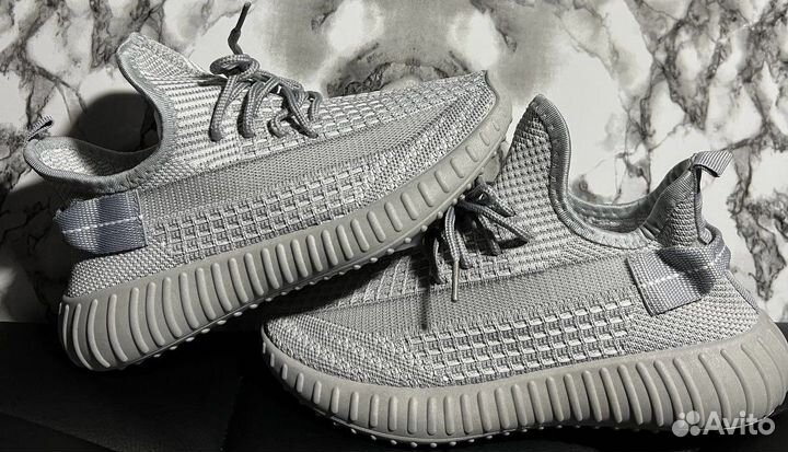 Кроссовки женские adidas yeezy boost