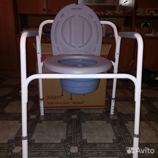 Кресло туалет armed
