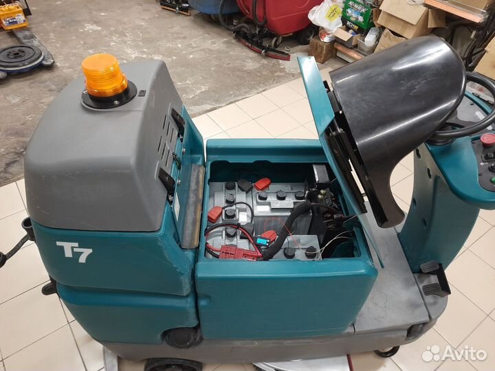 Поломоечная машина Tennant T7 (райдер)