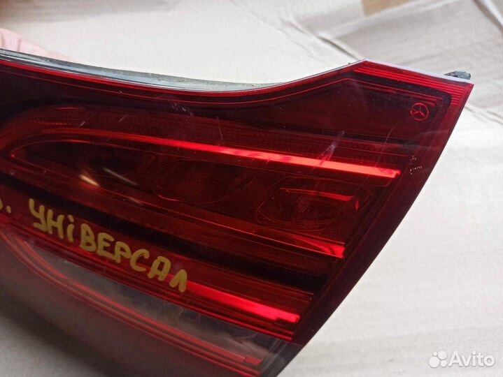 Фонарь крышки багажника правый Mercedes-Benz