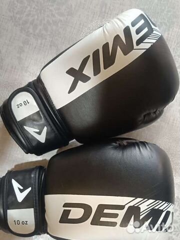 Боксерские перчатки 10 oz demix